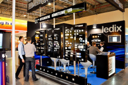 Grupa ZAMEL CET zaprezentowała swoją ofertę na XXI Międzynarodowych Targach Sprzętu Oświetleniowego ŚWIATŁO 2013