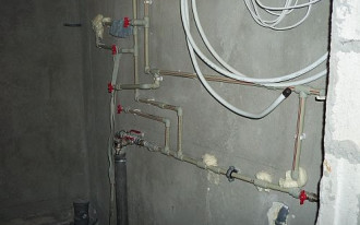 Chcę zrezygnować z okna w kotłowni. Czy są jakieś przeciwwskazania związane z bezpieczeństwem?