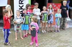 Rozdanie nagród dla uczestników konkursu malowania domków