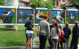 Bociany z keramzytu w Gniewie