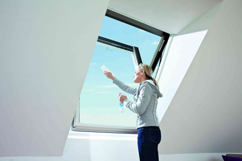 Wysokoosiowe okno dachowe Designo R7