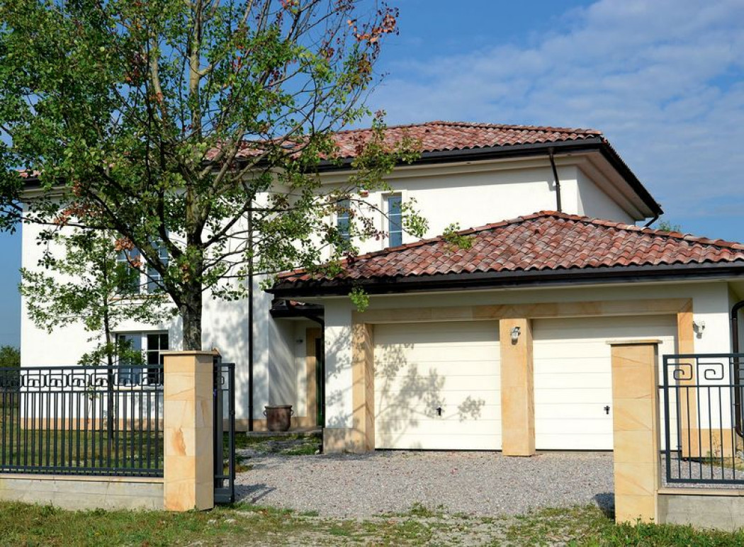 Prawie pasywny z pełnym piętrem