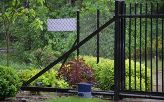 Ażurowe ogrodzenie - tradycyjne i tanie