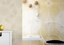 Ściany i podłogi w salonie