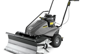 Ręczna zamiatarka i pług śnieżny Kärcher w jednym