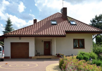 Z wiatrakiem i balią z jacuzzi