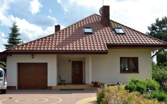 Z wiatrakiem i balią z jacuzzi