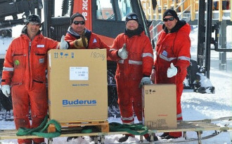 Kocioł Logano G125 dotarł do antarktycznej stacji badawczej