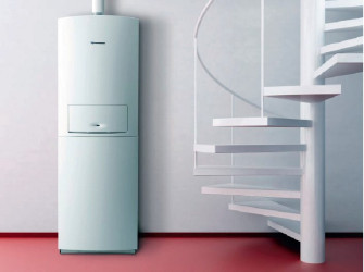 Stojący kocioł kondensacyjny z wbudowanym zasobnikiem