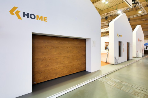 Brama garażowa z okleiną Sosna antyczna