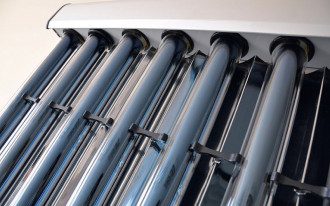 Rurowo-próżniowy kolektor słoneczny CALDORIS CPC