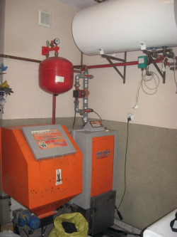 Kocioł z podajnikiem