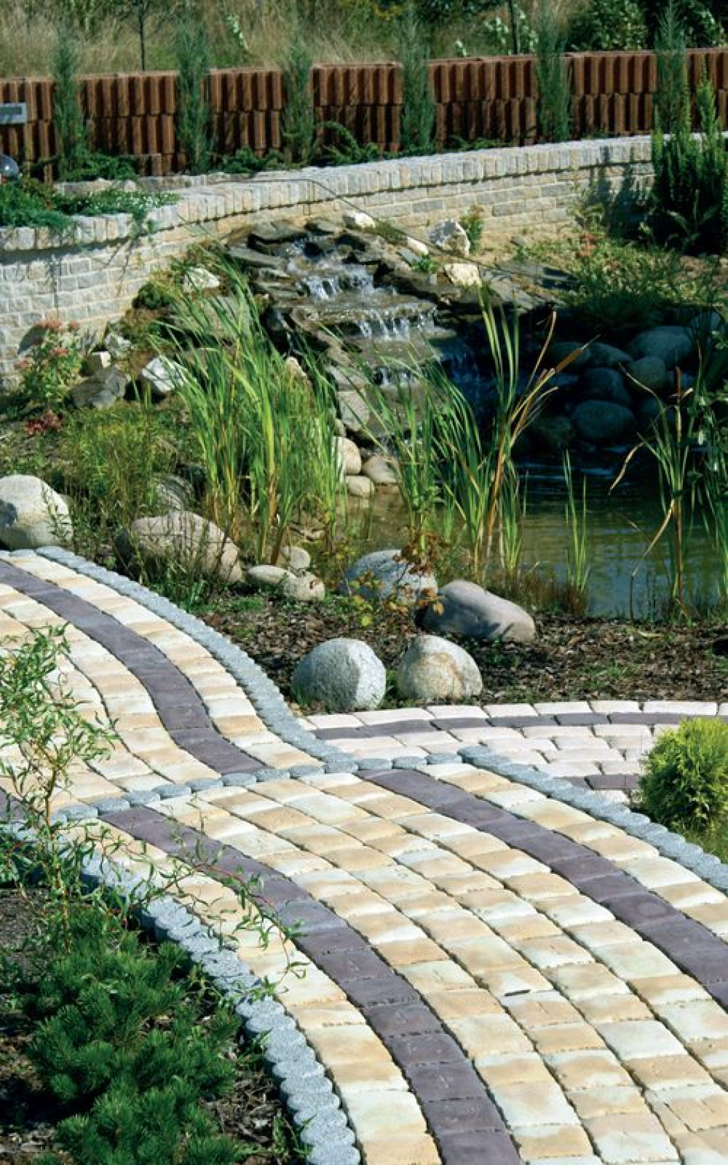 Nawierzchnie i ogrodzenia