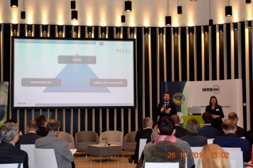 Ostatnią prelekcją konferencji było wystąpienie &quot;Badania w środowisku naturalnym najlepszą drogą do maksymalizacji osiągnięć w sprzedaży&quot; wygłoszone przez Joannę Florczak-Czujwid i Michała Modlińskiego 