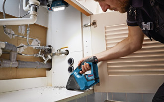 Odkurzacz i latarka - nowe elektronarzędzia akumulatorowe Bosch Professional