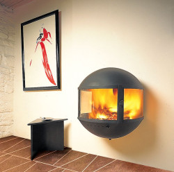 Stalowy kominek na drewno Edofocus 630 marki Focus.