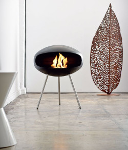 Biokominek Aeris marki Cocoon Fires w wersji stojącej