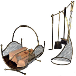 Kosz na drewno i zestaw kominkowy składający się ze stojaka, szufelki, pogrzebacza, szczotki i szczypiec