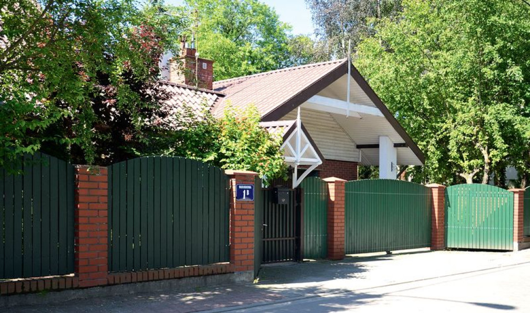 Z dobudowaną oranżerią i nową kuchnią