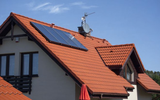 Montaż instalacji solarnej