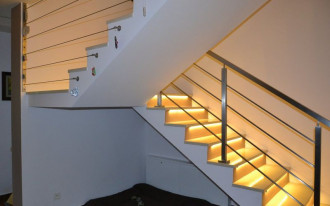 Schody dwubiegowe z konglomeratu za 8000 zł