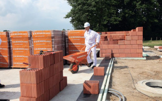 Dom energooszczędny - mocne, trwałe i ciepłe przegrody