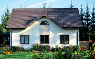 Na schodkowym fundamencie