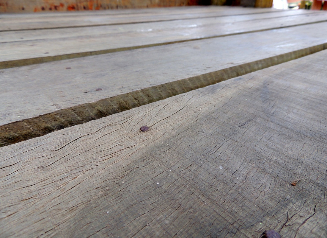 Koszty remontu podłogi drewnianej