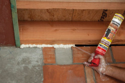 Oszczędne i precyzyjne uszczelnianie pianą montażową z aplikatorem GENIUS GUN