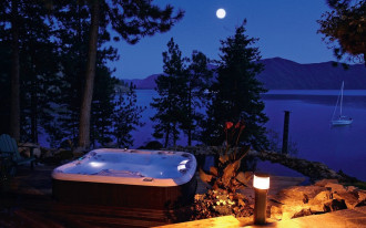 Domowa strefa relaksu z minibasenami Sundance Spas