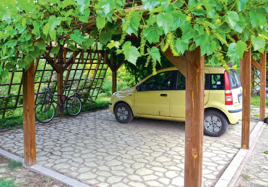 Dobudowa wiaty garażowej