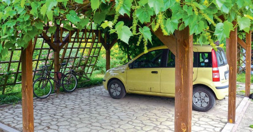 Dobudowa wiaty garażowej