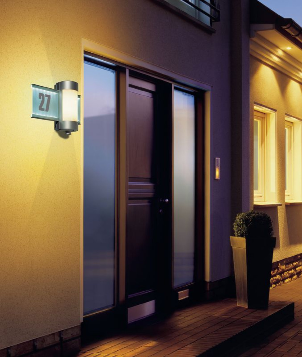 Oświetlenie zewnętrzne domu