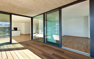 Trzy systemy drzwi podnoszono-przesuwnych marki QDS24