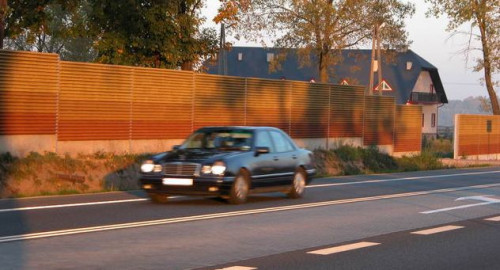 Droga obok domu. Czy mogę żądać rekompensaty za hałas?