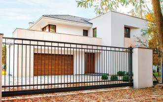 AW.10.54 LUX - nowy wzór ogrodzeń posesyjnych Wiśniowski