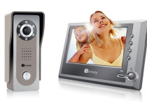 Doposażenie domu w domofon i instalację alarmową