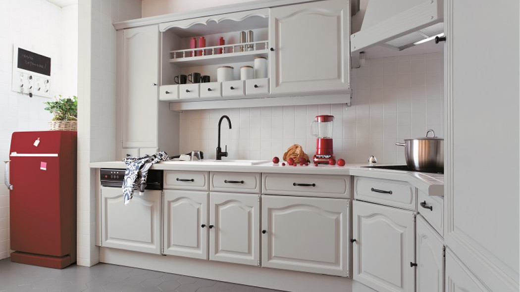 Farby Renowacyjne V33 - sposób na zmianę wyglądu wnętrz kuchni lub łazienki