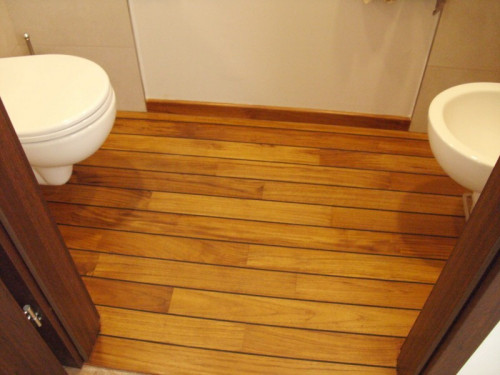 Naturalny rysunek drewna można eksponować stosując nasycanie olejem