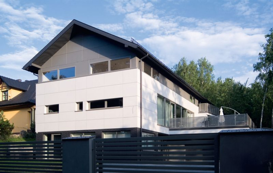 Elewacje domów Czytelników