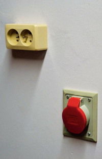 Gniazdo instalacji siłowej