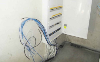 Przewody elektryczne w wylewce