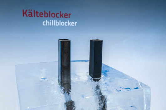 Zatopione w bloku lodu o objętości 100 dm3 wzmocnienie stalowe było ekstremalnie zimne, natomiast wzmocnienie powerdur miało umiarkowaną temperaturę.