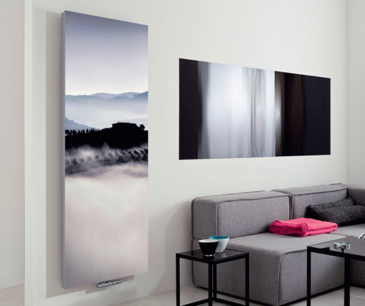 Czasy, w których wybór grzejnika ograniczał się do kaloryferów z żeliwnych żeberek, dawno minęły. Dziś możemy wybierać wśród modeli, które nie tylko pełnią funkcję praktyczną, ale także stanowią efektowną dekorację wnętrza, bo wyglądają jak obraz lub rzeźba.