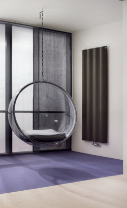 Czasy, w których wybór grzejnika ograniczał się do kaloryferów z żeliwnych żeberek, dawno minęły. Dziś możemy wybierać wśród modeli, które nie tylko pełnią funkcję praktyczną, ale także stanowią efektowną dekorację wnętrza, bo wyglądają jak obraz lub rzeźba.