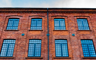 Okna i drzwi Pozbud - również w aluminium