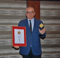 W imieniu FAKRO nagrodę odebrał Paweł Muszyński, dyrektor regionalny FAKRO