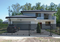 Z piętrową i nowoczesną bryłą