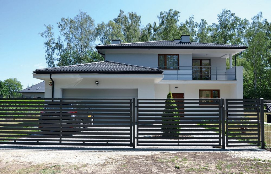 Z piętrową i nowoczesną bryłą