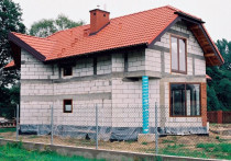 Podniesienie ścianki kolankowej